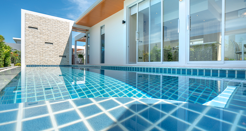 บริการซ่อมแซมสระว่ายน้ำ